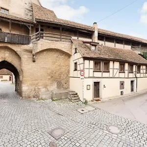 Naechtigen An Der Stadtmauer Rothenburg ob der Tauber
